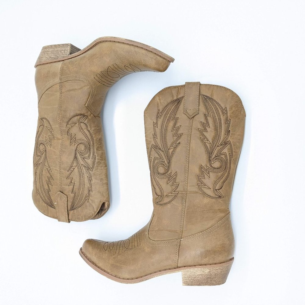 Coconuts by Matisse Tan Faux Leather Gaucho Cowboy Boots Size 6.5 - Picture 4 of 9